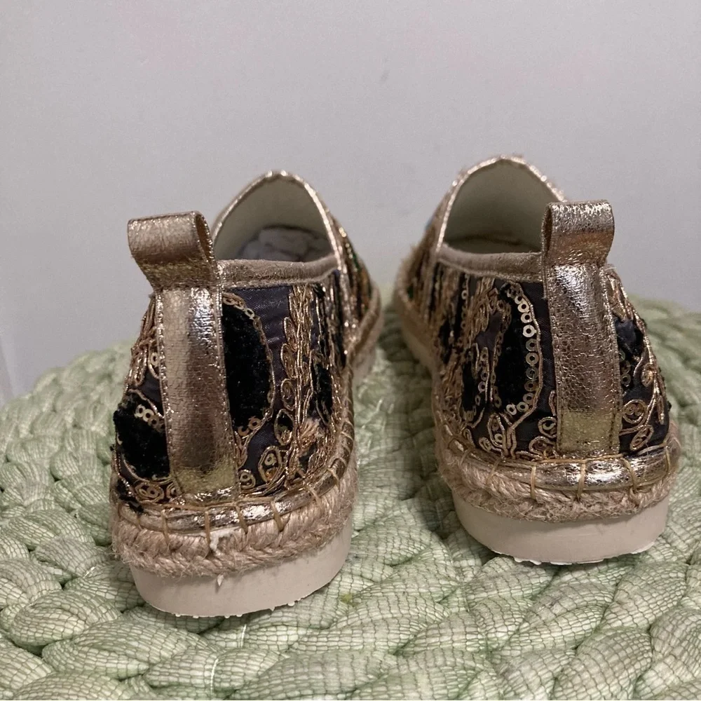 NEW PATRIZIA Women's Maylis Gold Embroidered Slip On Flats Espadrille Size 9